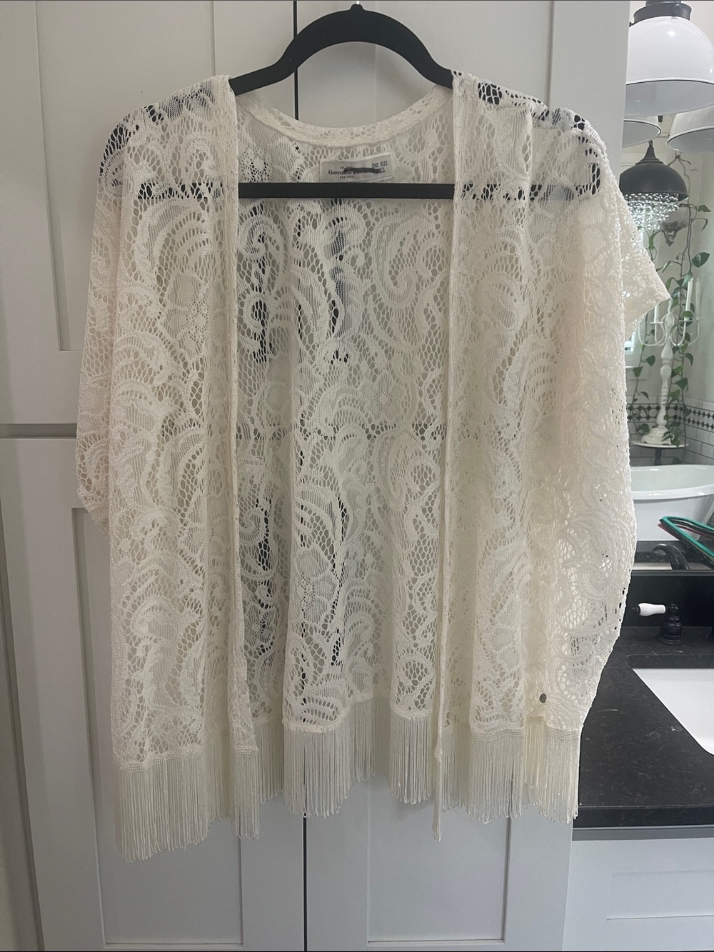 Abercrombie & Fitch Cream Lace Fringe Kimono